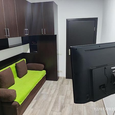 Christie'S 2 Central Apartment Bucureşti Ngoại thất bức ảnh
