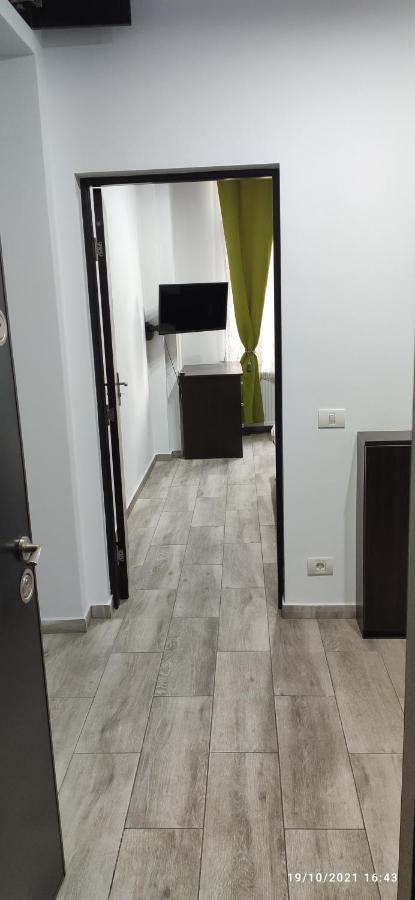 Christie'S 2 Central Apartment Bucureşti Ngoại thất bức ảnh