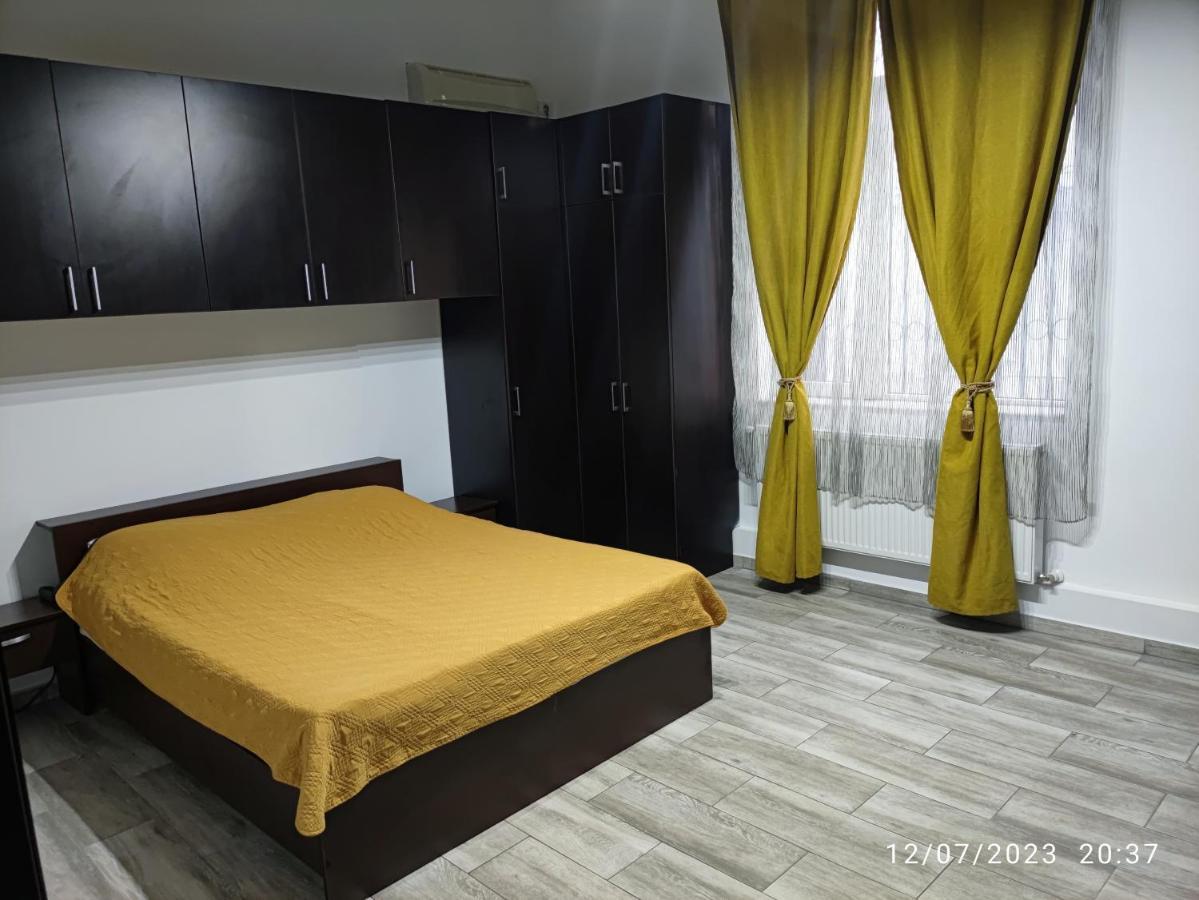 Christie'S 2 Central Apartment Bucureşti Ngoại thất bức ảnh