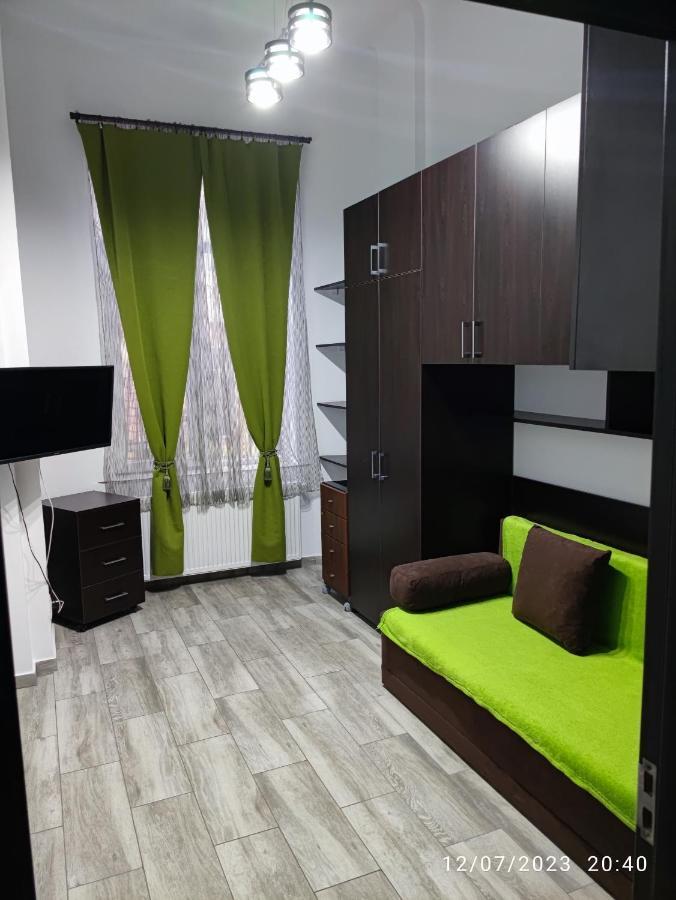 Christie'S 2 Central Apartment Bucureşti Ngoại thất bức ảnh